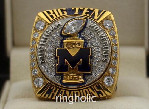 Michigan-Wolverines-2021-Big-Ten-Ring-on-finger-1